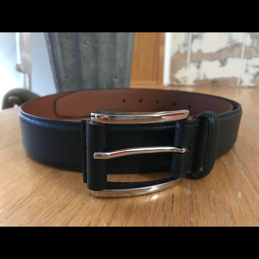 Brooks Brothers men’s black pebbled leather belt.
